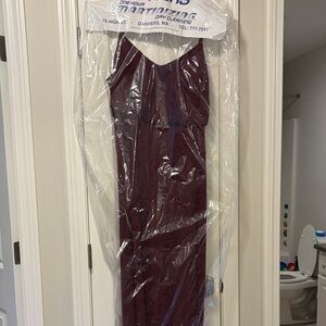 Elegant Burgundy Maxi Dress